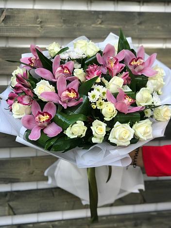 Букет цветов из: Розы и Хризантемы в Мамайка