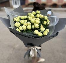 Букет Белые кустовые розы Солинеро в Мамайка