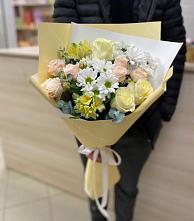 Букет цветов из:  Альстромерии, Розы и Хризантемы в Мамайка